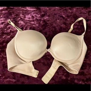 Victoria’s Secret Plunge bra 32C NUDE